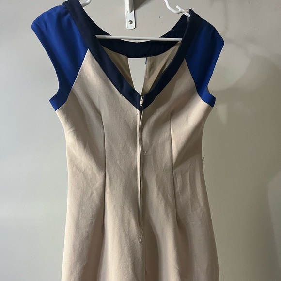 Cream and Blue Dress. Just above the knee length. Key hole front zipper back - Picture 3 of 5